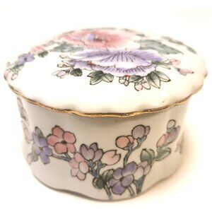 Decorative Scalloped Trinket Box with Gold Trim Vintage Asian Signed Porcelain
